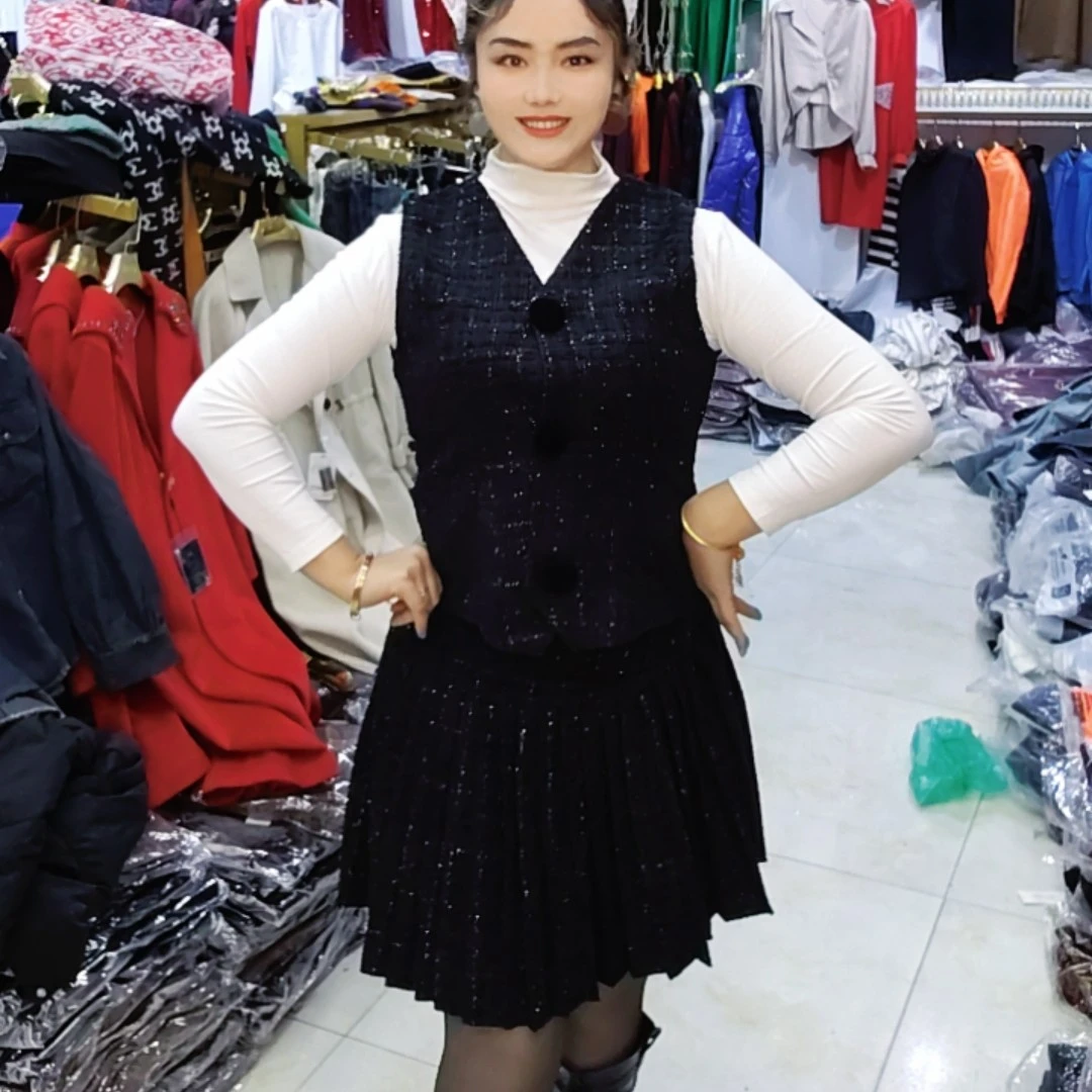 法式重工亮闪闪V领无袖马甲背心女春季2025新款高腰A字百褶裙套装