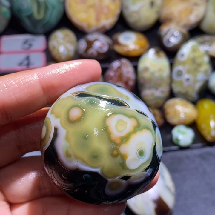 玛瑙/玉髓未镶嵌珠宝半成品170