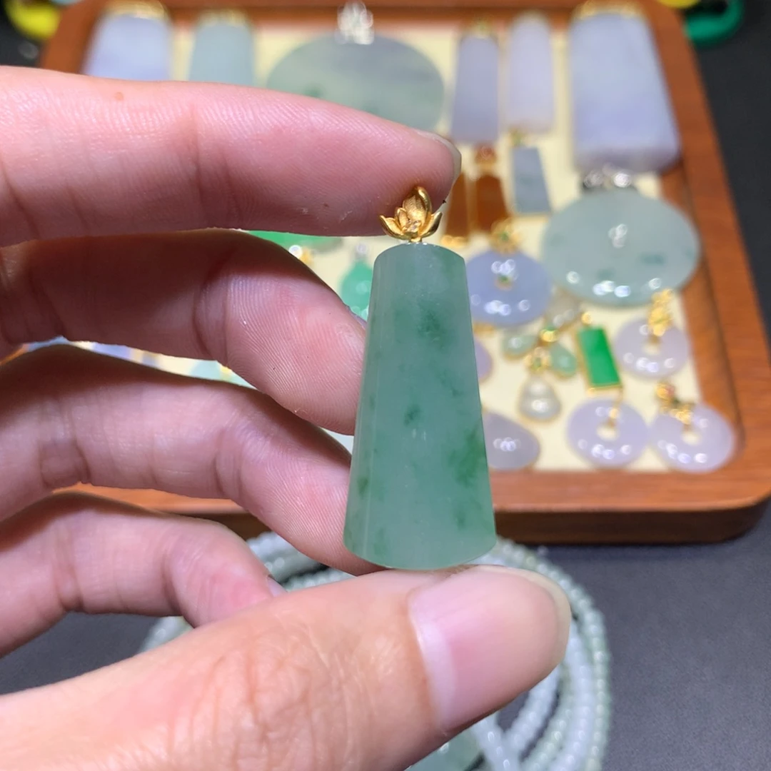 吊坠(不含链)18K金镶嵌翡翠