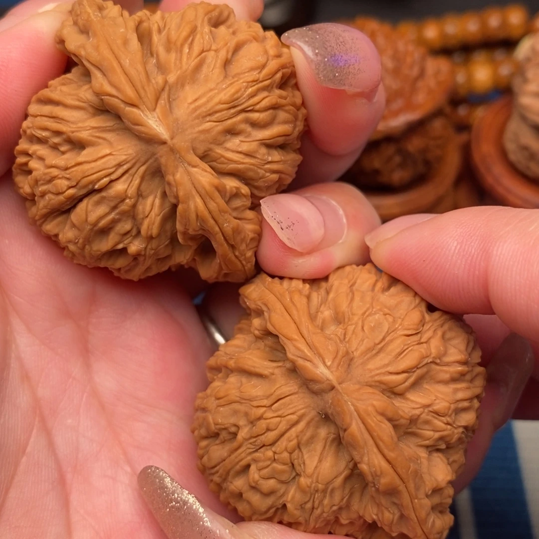 郅***室文玩核桃吊坠南疆