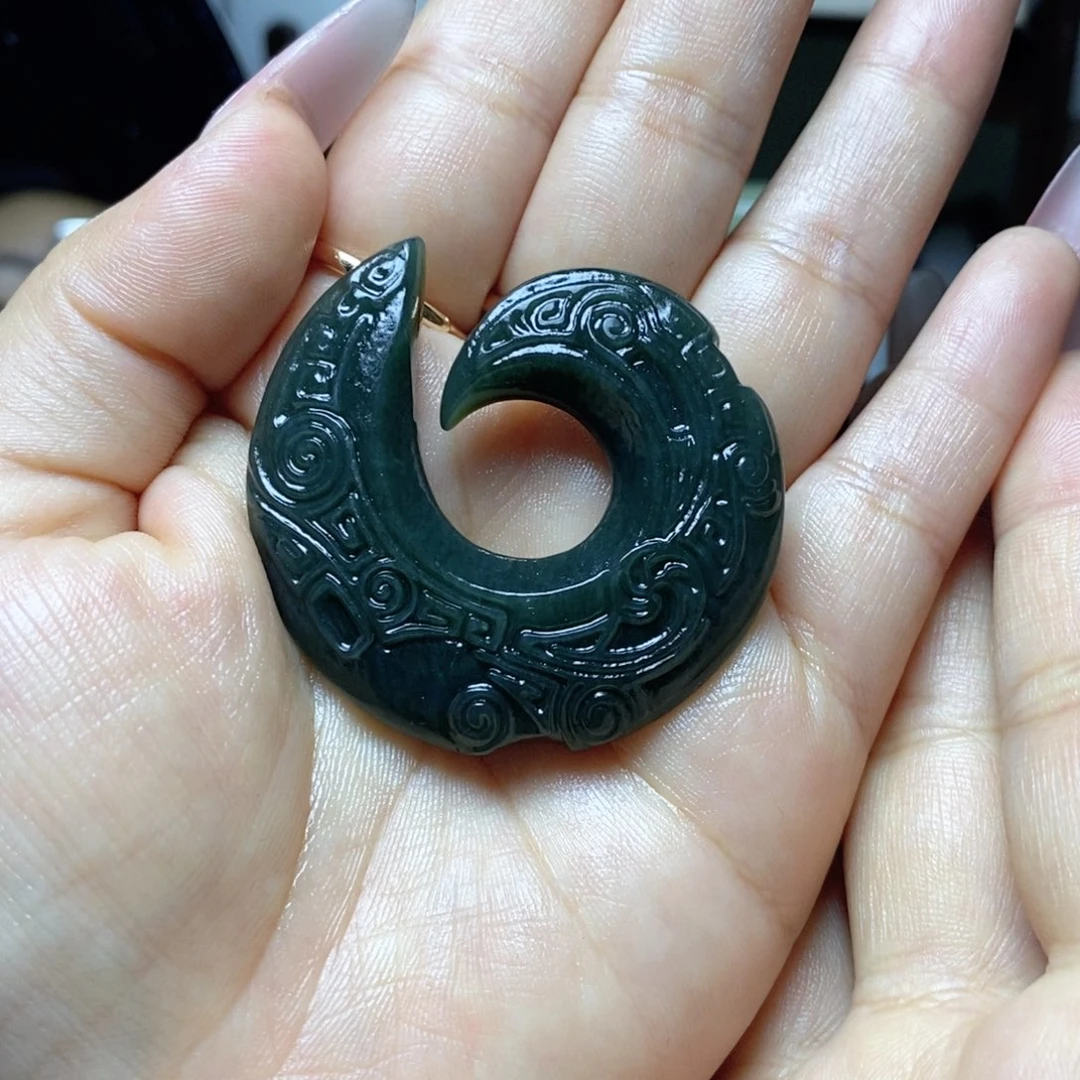 地***热和田玉（青玉）未镶嵌颈饰