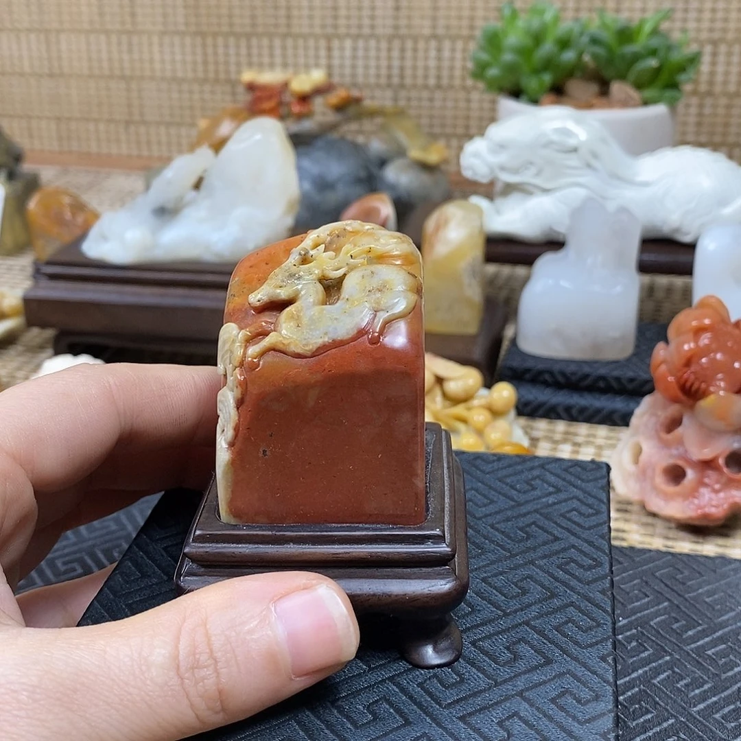 寿山石印石金狮峰