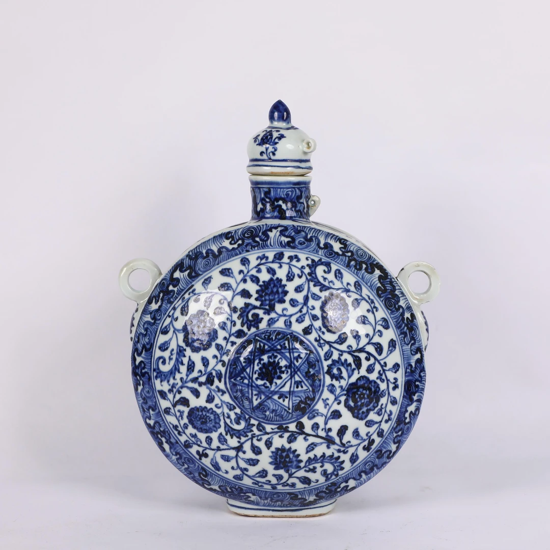 古陶瓷/青花缠枝花卉纹带盖抱月瓶LOT5047-7-1