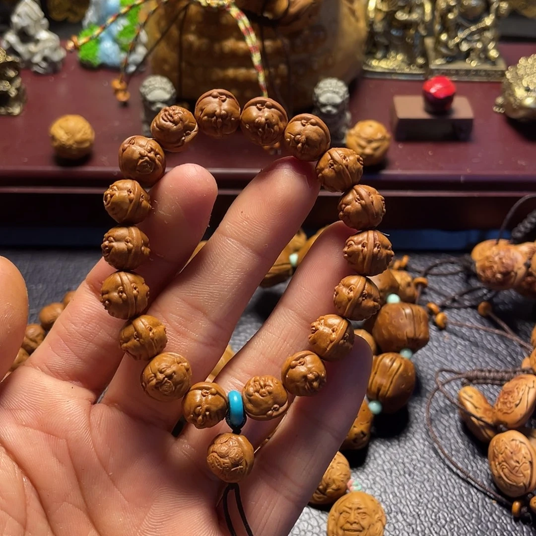 龙纹桃核雕刻双面百态