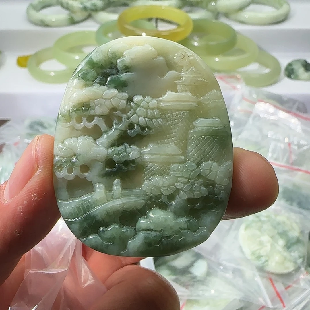 透闪石-蛇纹石玉未镶嵌颈饰