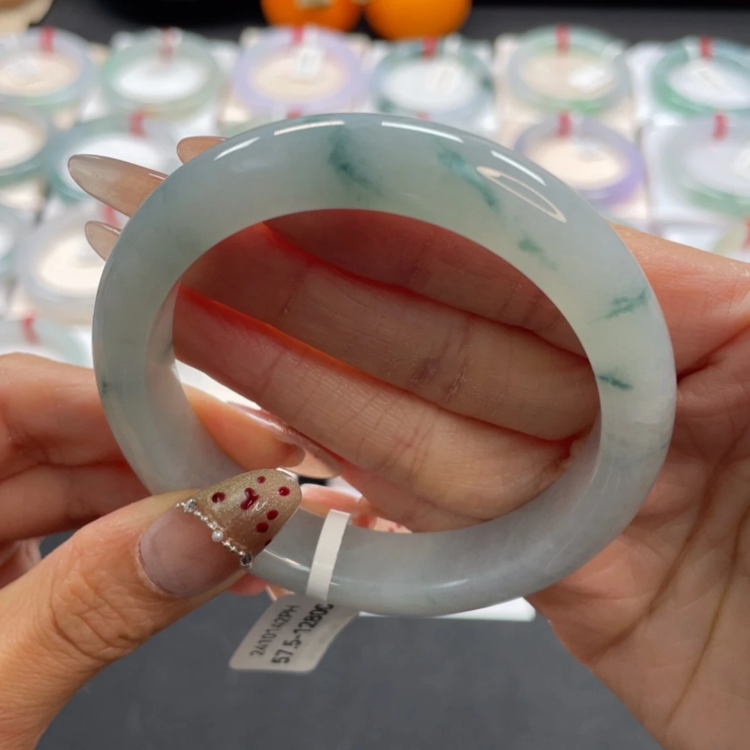 【闪购商品】翡翠手镯未镶嵌飘花细润5758圈