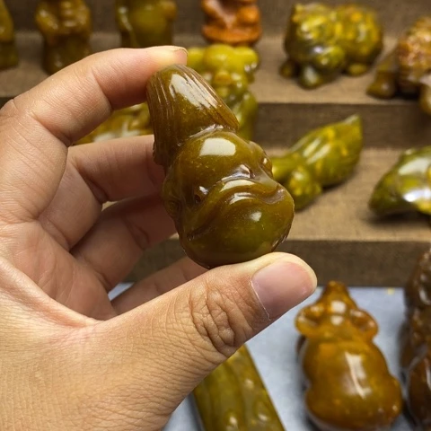 蛇纹石玉未镶嵌颈饰56