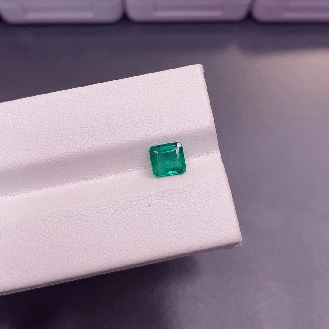 裸石祖母绿0.84克拉