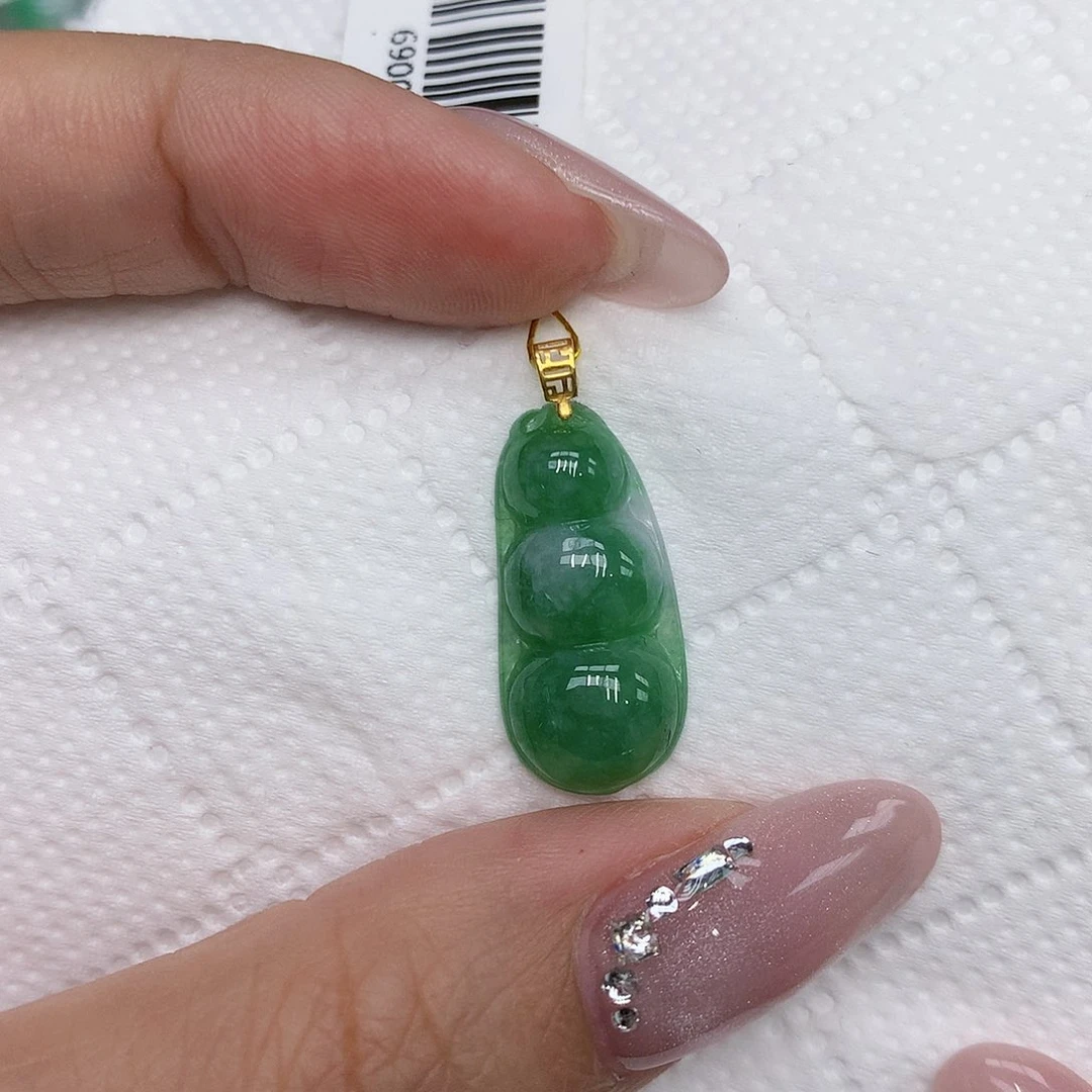 颈饰18K金镶嵌翡翠