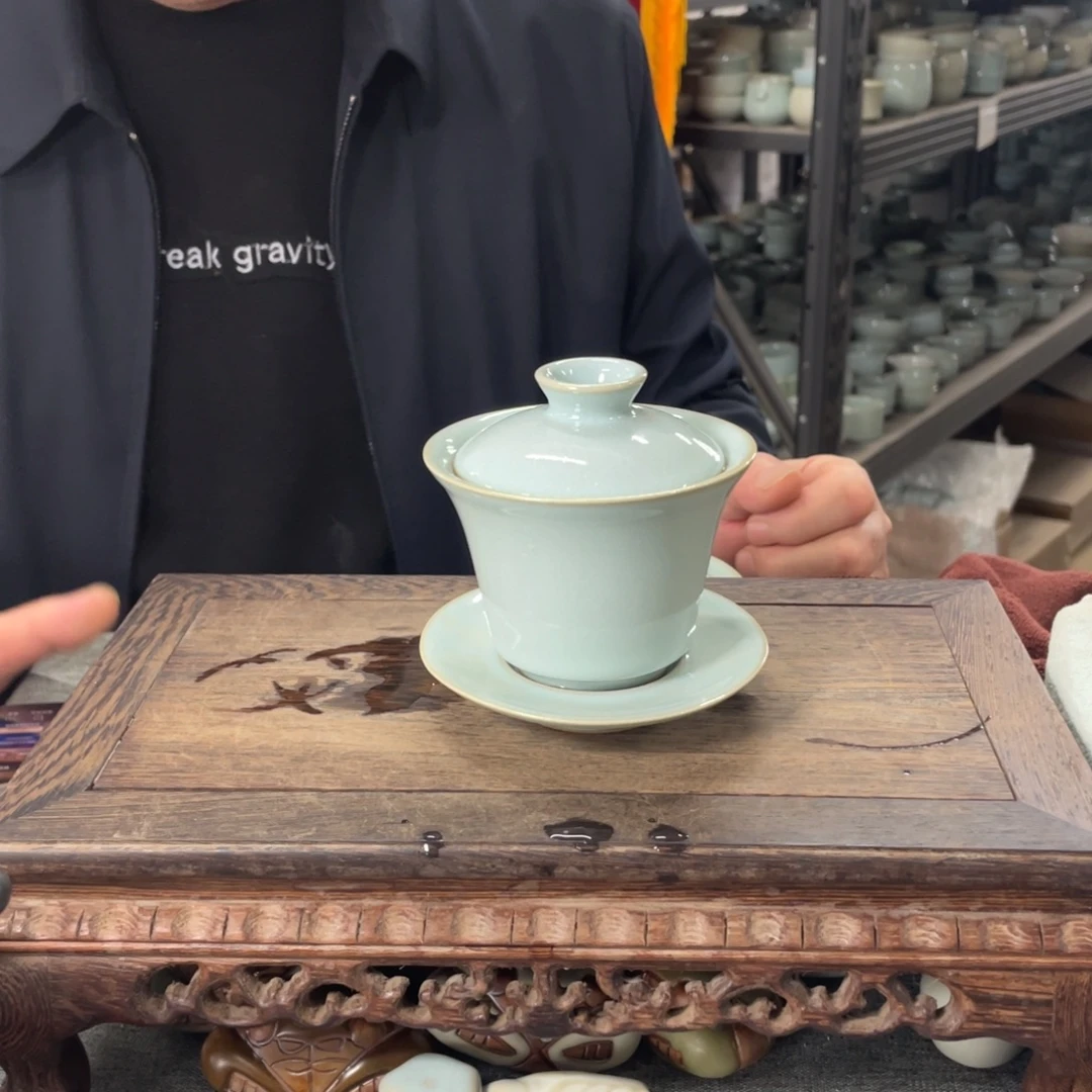 瓷片天青釉马蹄盖碗