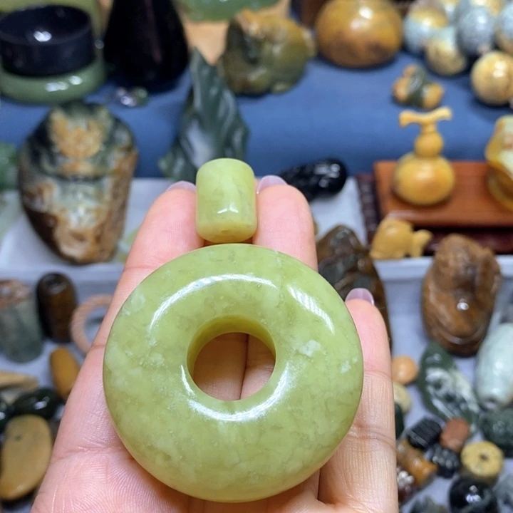 蛇纹石玉未镶嵌岫玉
