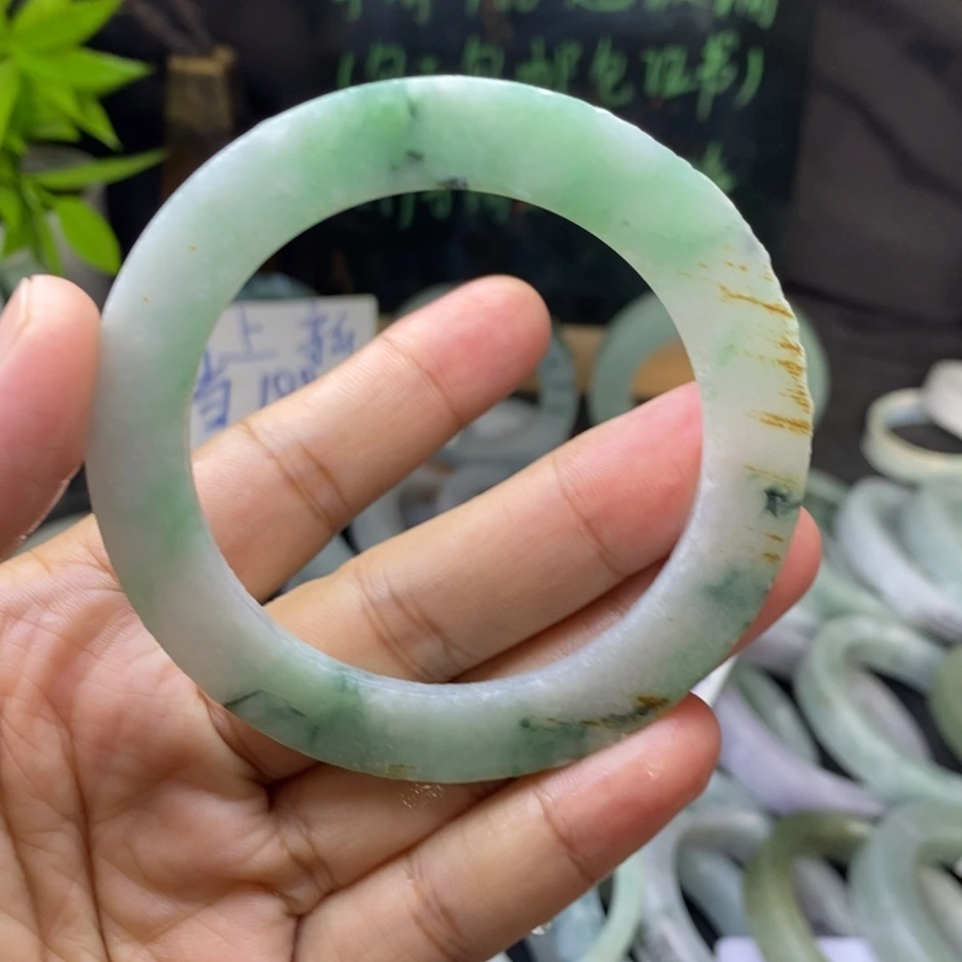 定制翡翠未镶嵌手镯