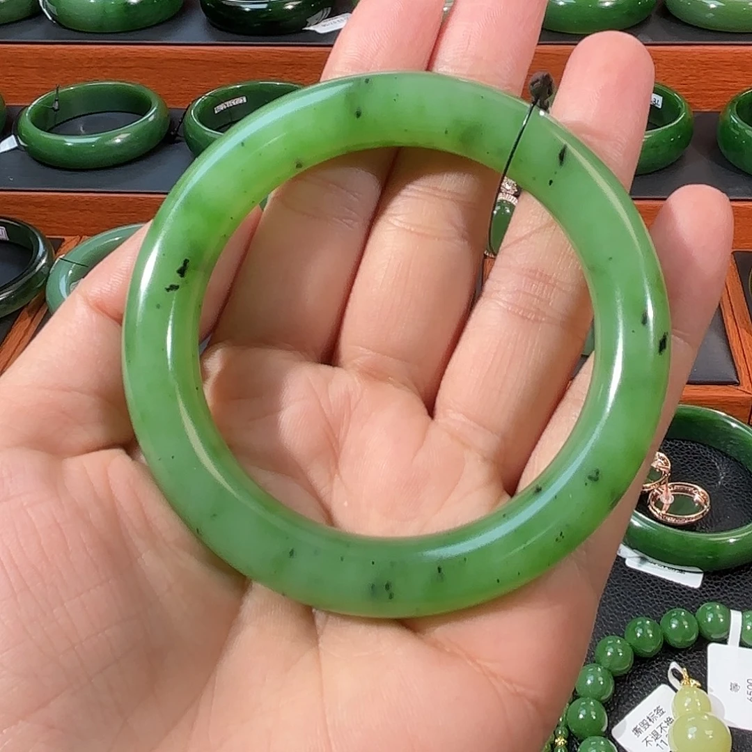 和田玉（碧玉）未镶嵌手镯苹果绿胖圆