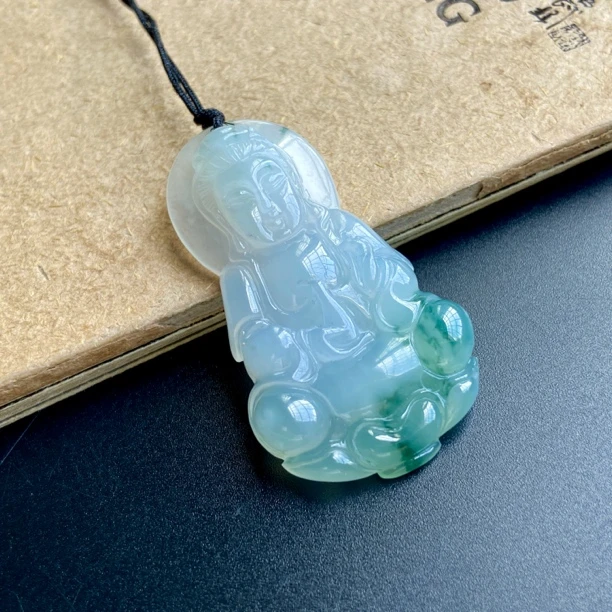 天然缅甸翡翠A货飘花观音吊坠气质精美挂坠精雕雕刻时尚