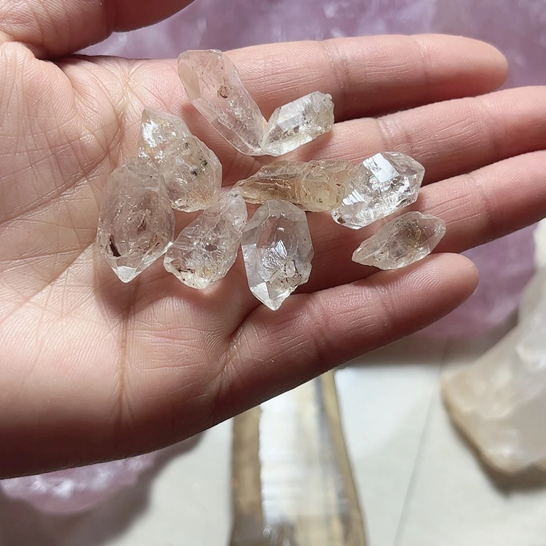 水晶天然水晶原石未镶嵌马*嘟