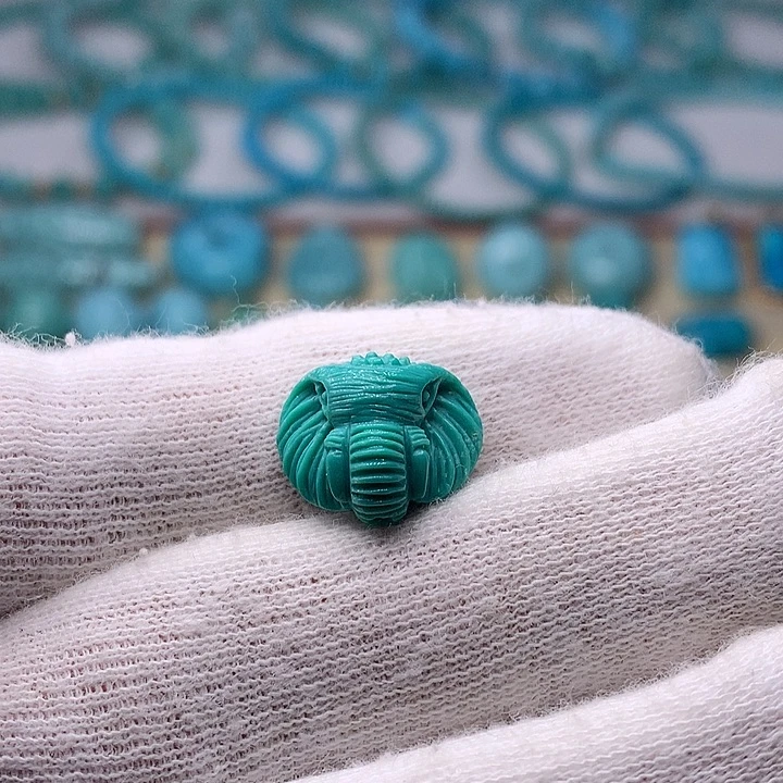 绿松石未镶嵌象神背云