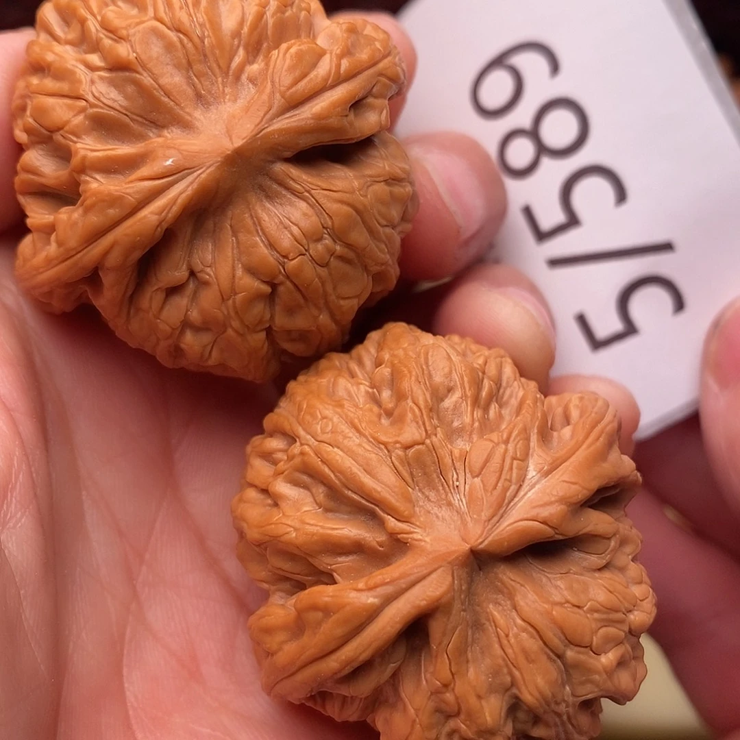 文玩核桃把件41红锦鲤