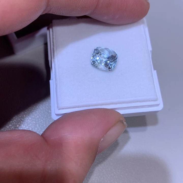 海蓝宝石笔搁未镶嵌裸石3.31克拉