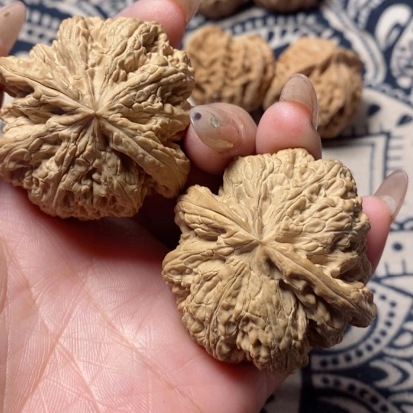 【闪购商品】文玩核桃吊坠M****g粗筋。花