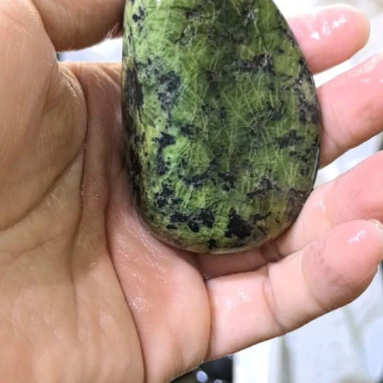 无***对有机玻璃藏玉药王石原石手把件一个