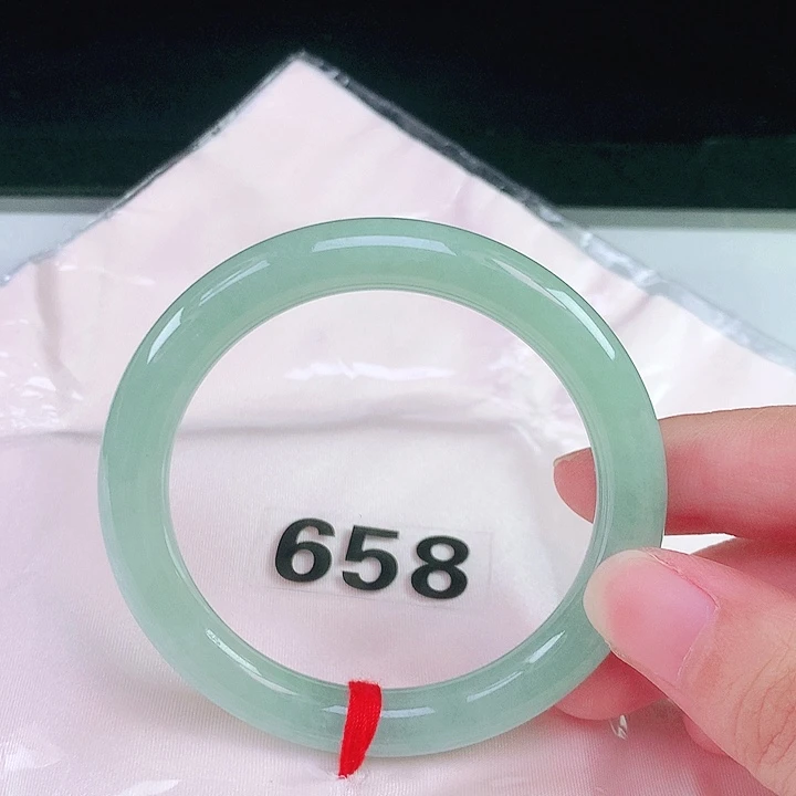 翡翠未镶嵌手镯（圆镯）翡翠手镯