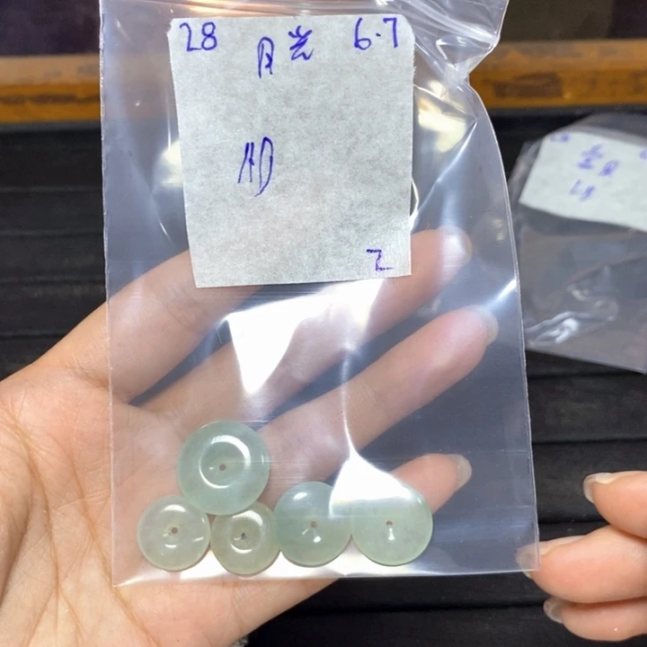 定制翡翠未镶嵌月****猫