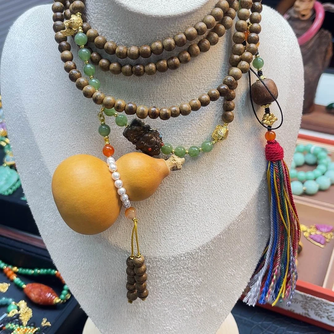 翡翠未镶嵌项链斜挎