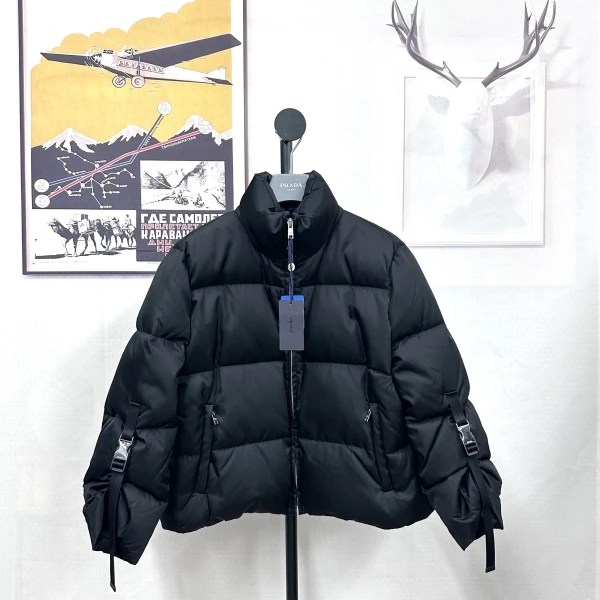 妃鱼/普拉达/聚酰胺纤维/羽绒服/95新/马零一二七