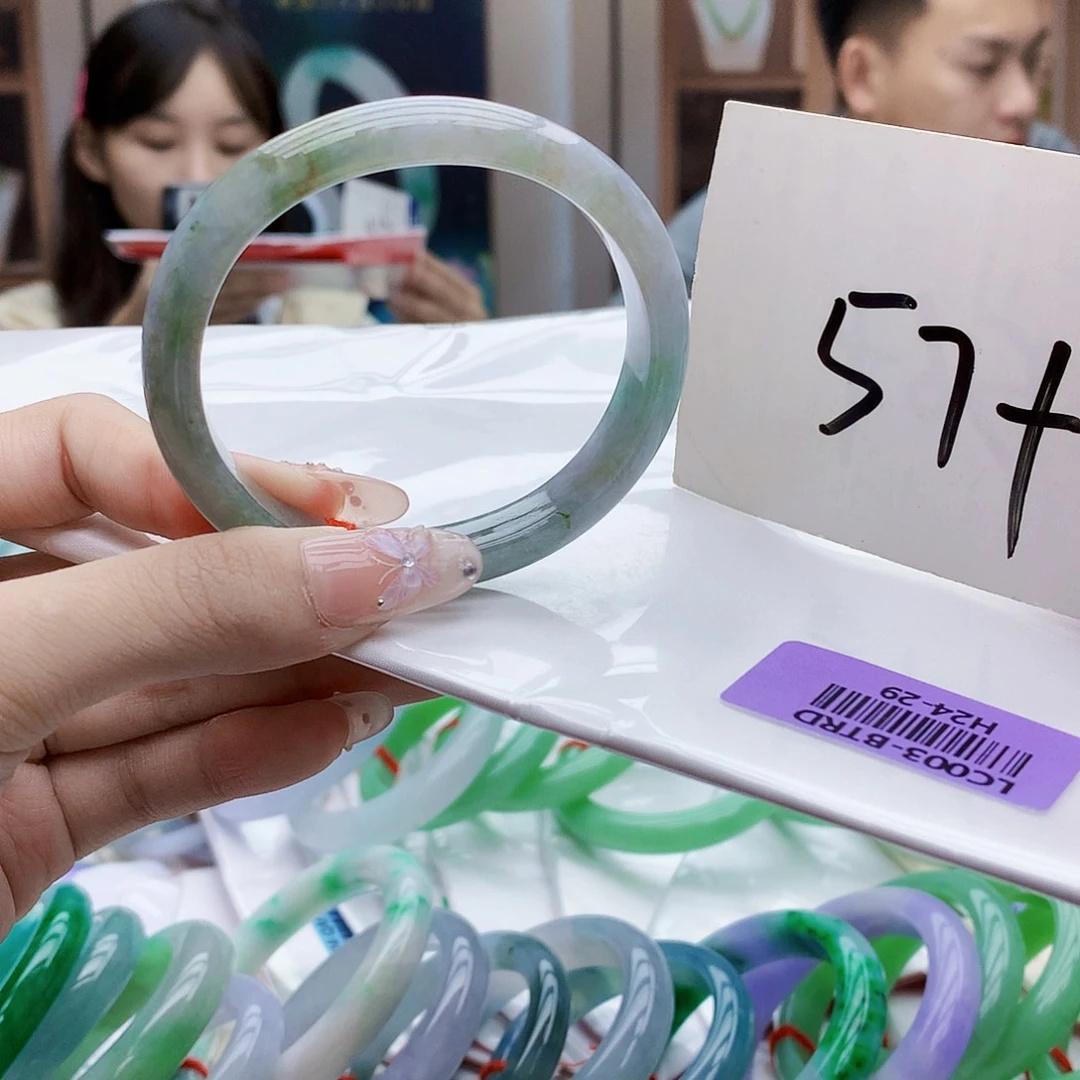 未镶嵌手镯翡翠hjjnn
