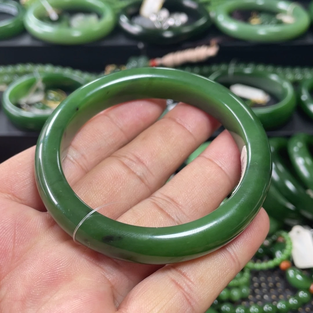 和田玉（碧玉）未镶嵌手镯
