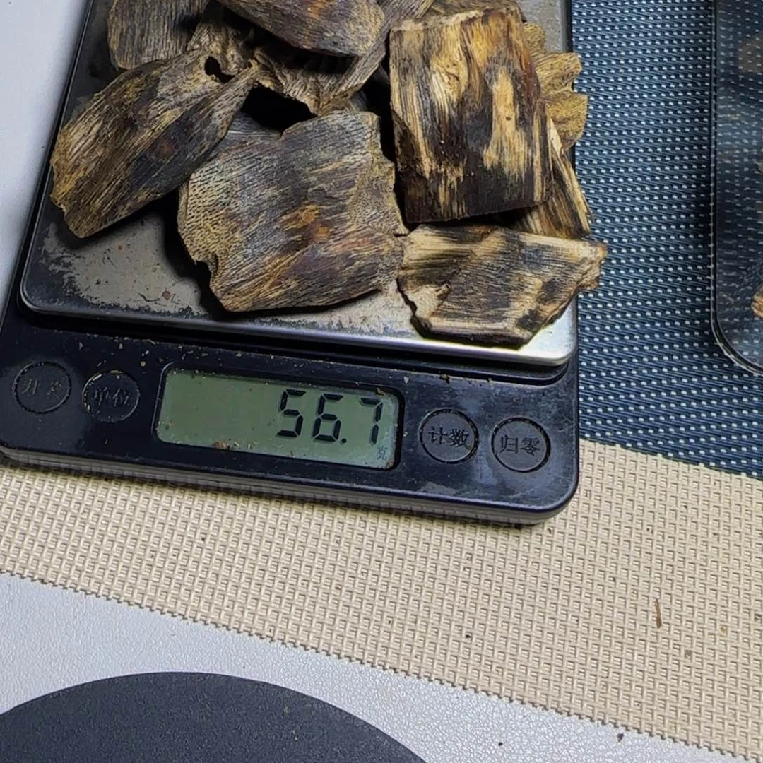 摸***咔木绿奇高油老料56.7克。