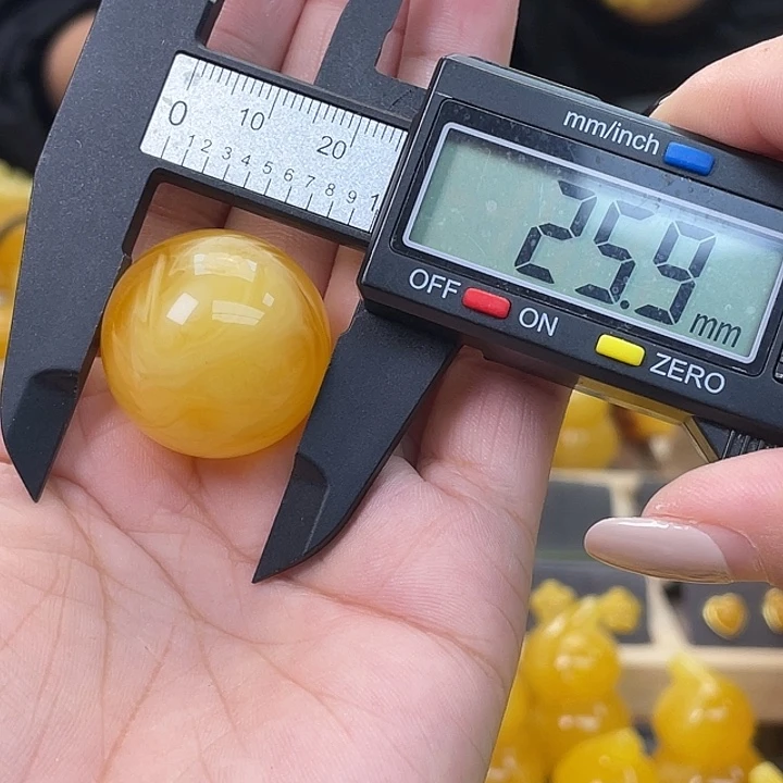 为***鱼琥珀未镶嵌珠宝奇石h5