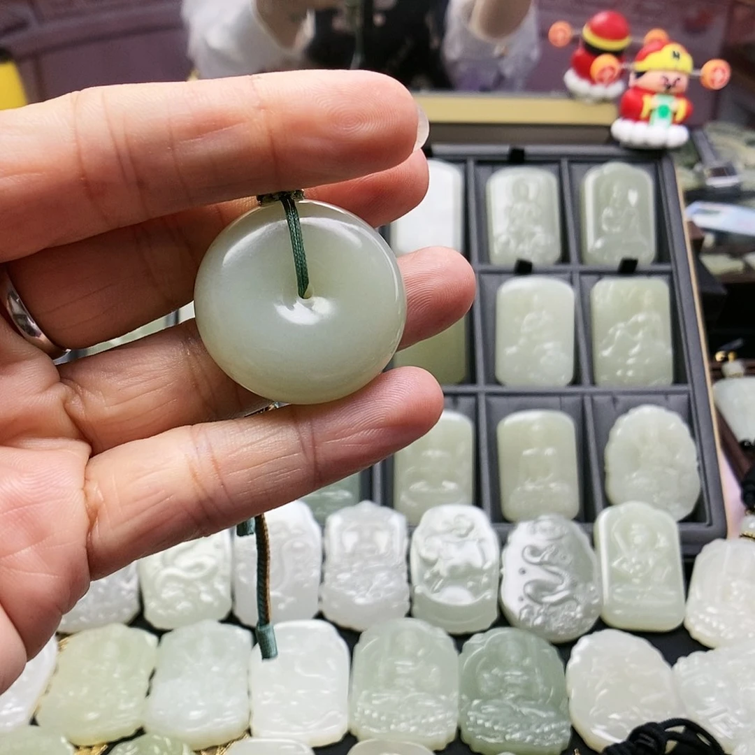 和田玉颈饰未镶嵌毅*大