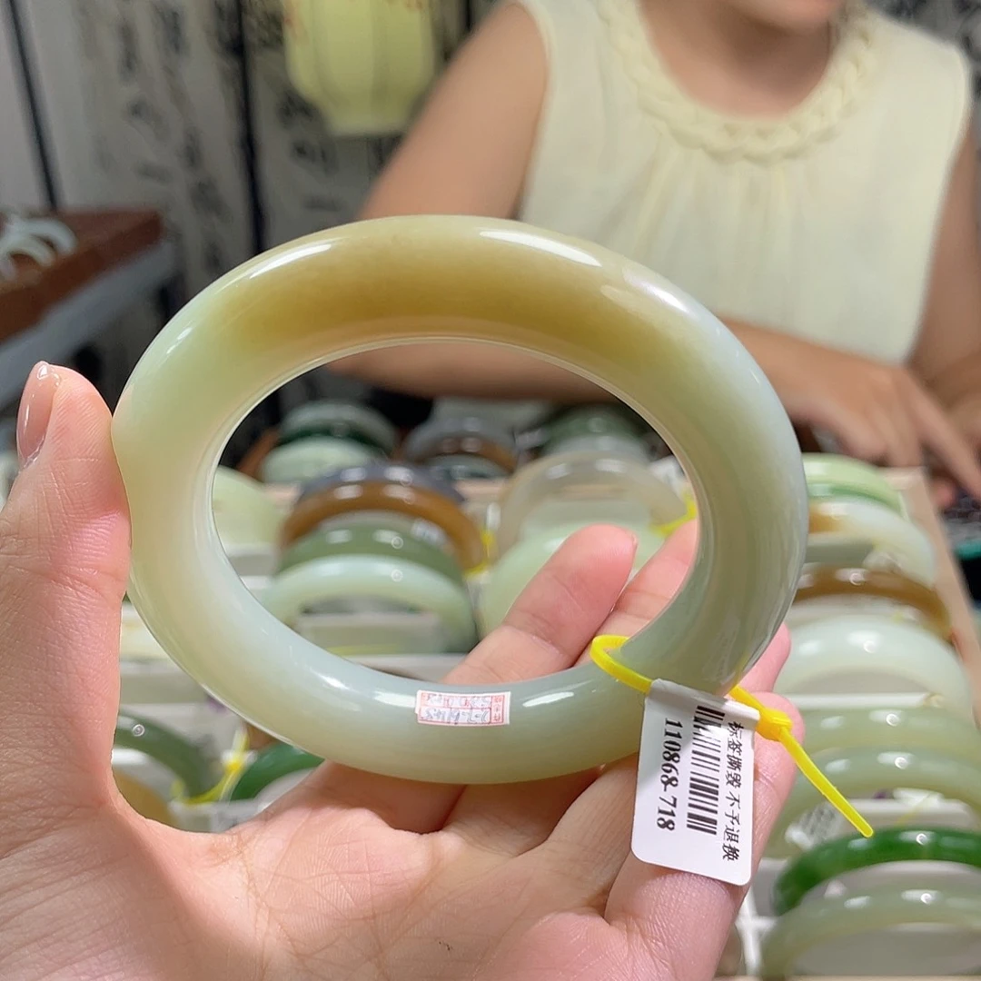 和田玉手镯未镶嵌简****乐