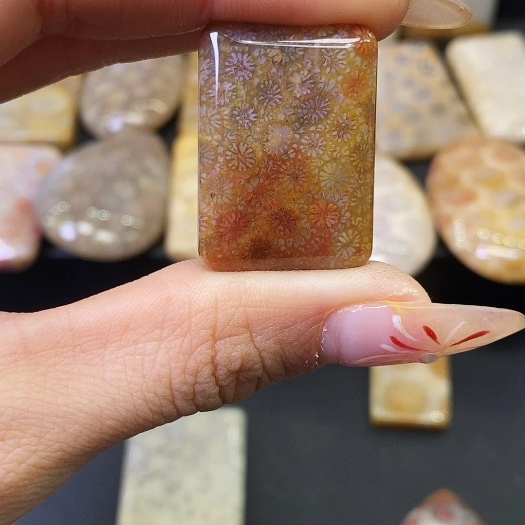 硅化玉颈饰合金晴**雨