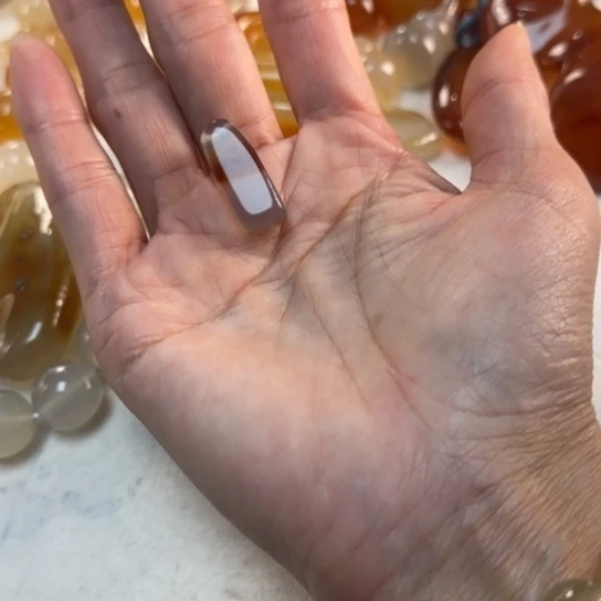 玛瑙/玉髓吊坠(不含链)未镶嵌喫**。