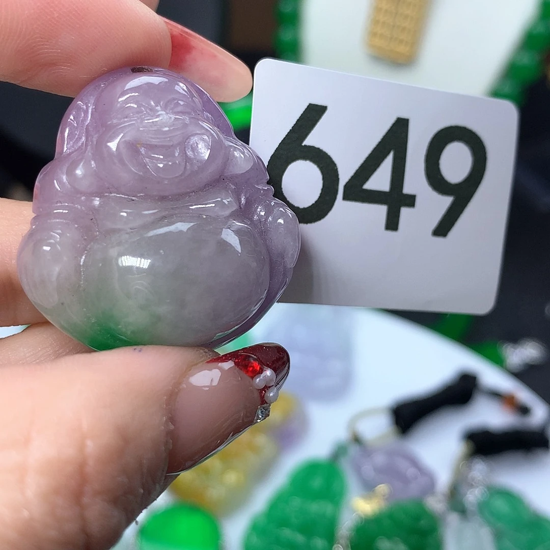 翡翠吊坠(赠链)未镶嵌