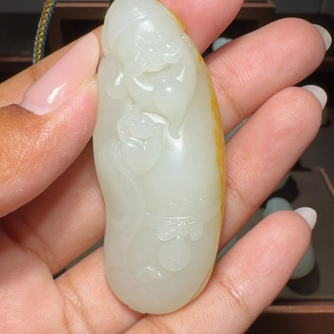 知****和田玉未镶嵌颈饰