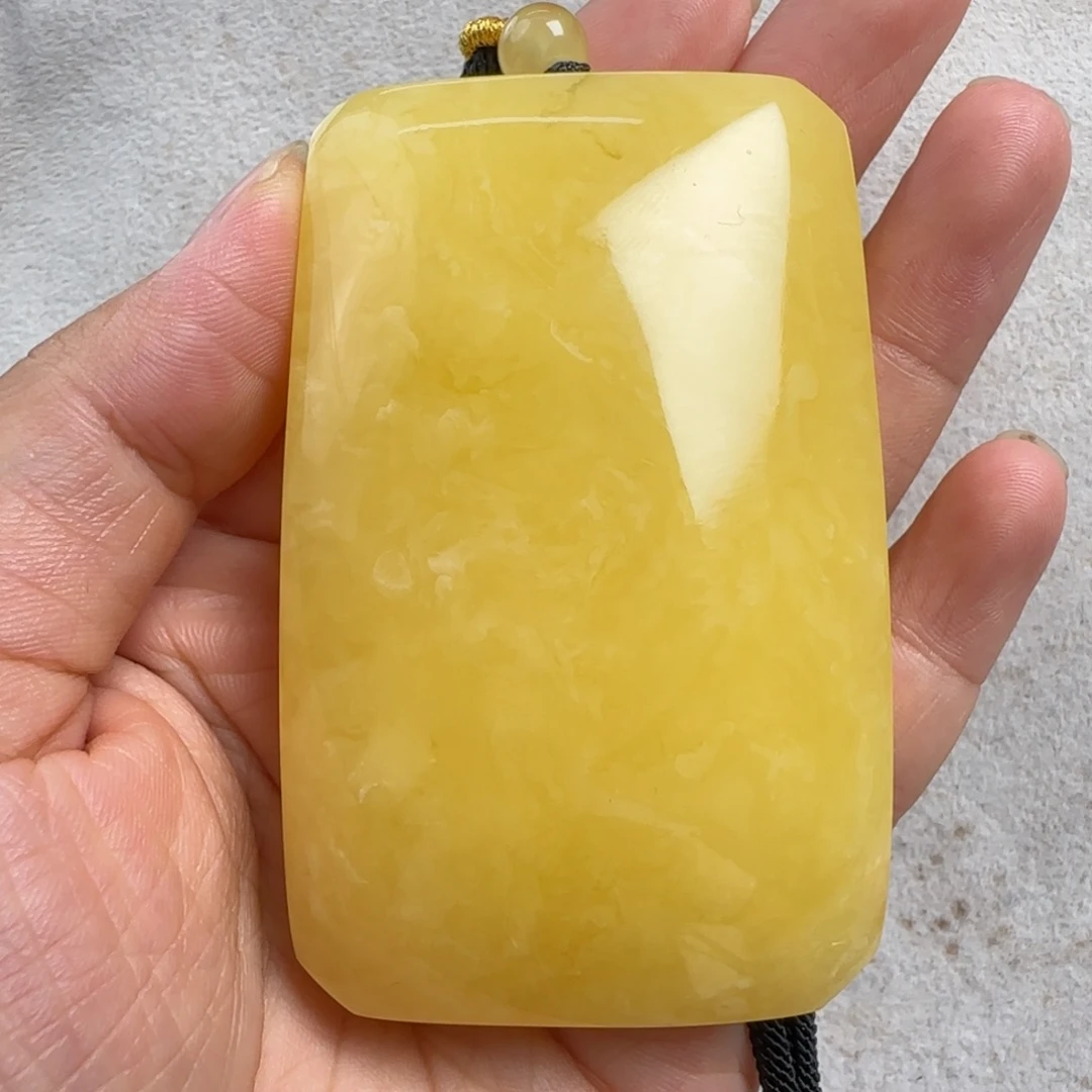 蜜蜡未镶嵌珠宝奇石