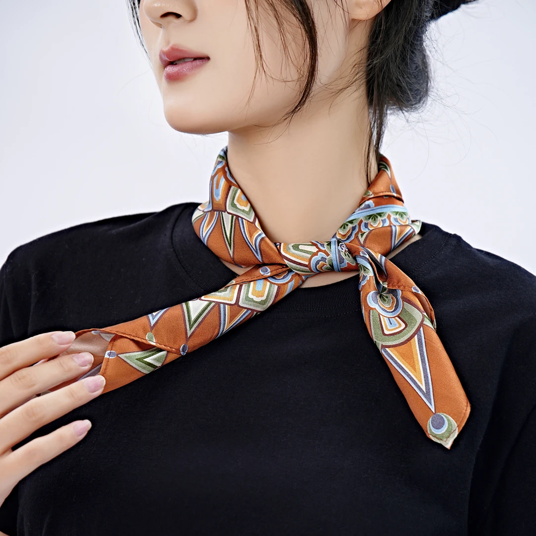 （敦煌藻井系列）100％真丝丝巾  轻奢感丝巾系脖颈饰小方巾