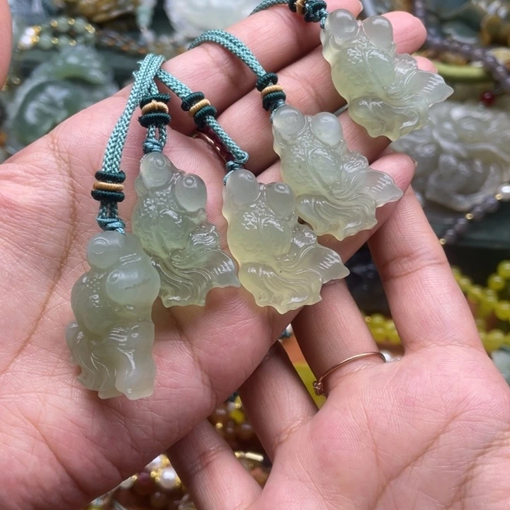 蛇纹石玉未镶嵌吊坠