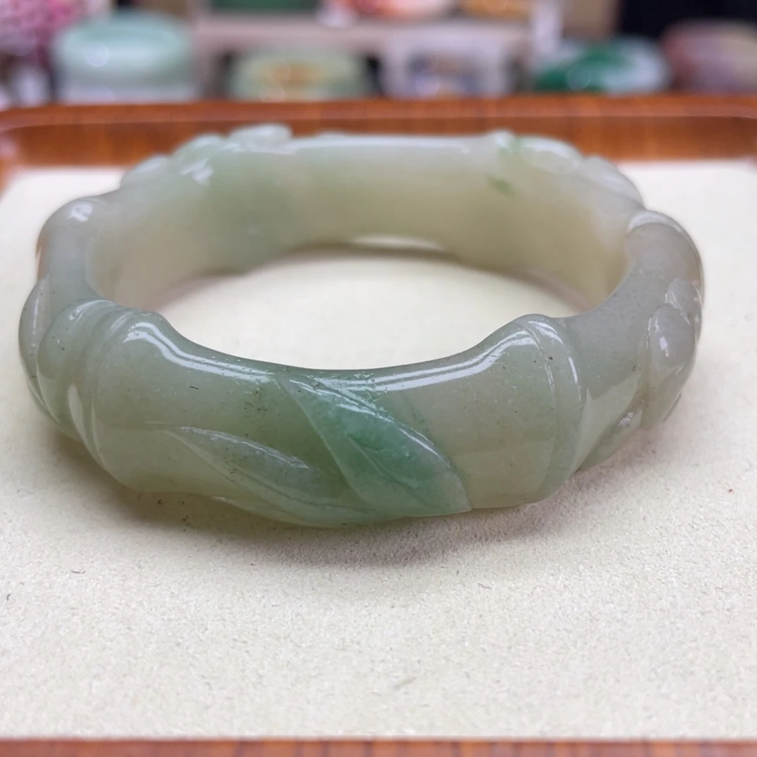 石英质玉未镶嵌手镯