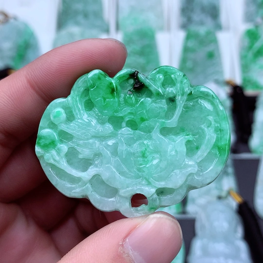 翡翠颈饰未镶嵌翡翠吊坠