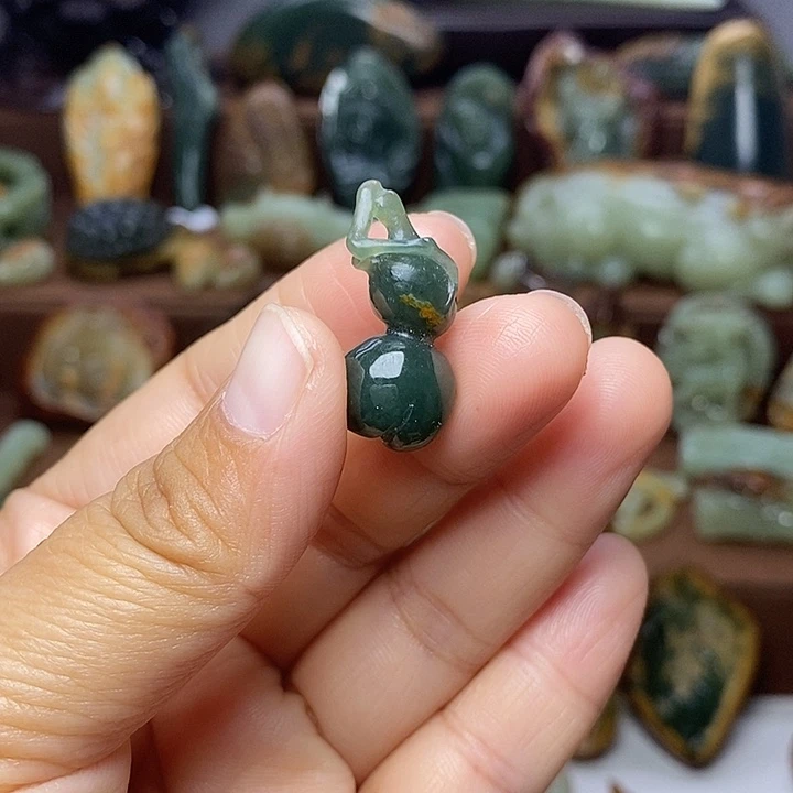 岫岩河磨玉（透闪石质玉）未镶嵌颈饰