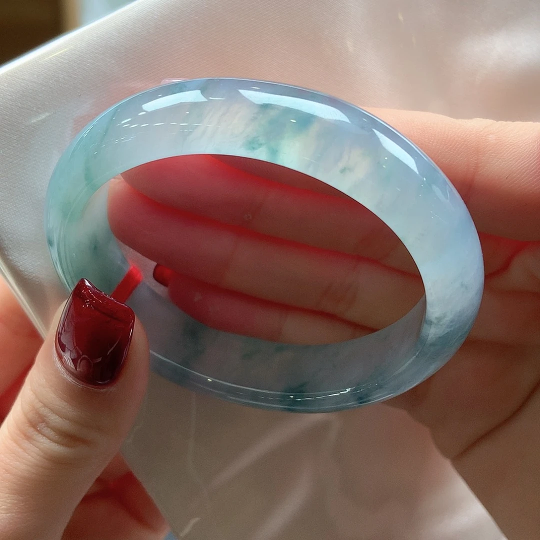 翡翠未镶嵌手镯冰蓝意境飘花贵妃9号