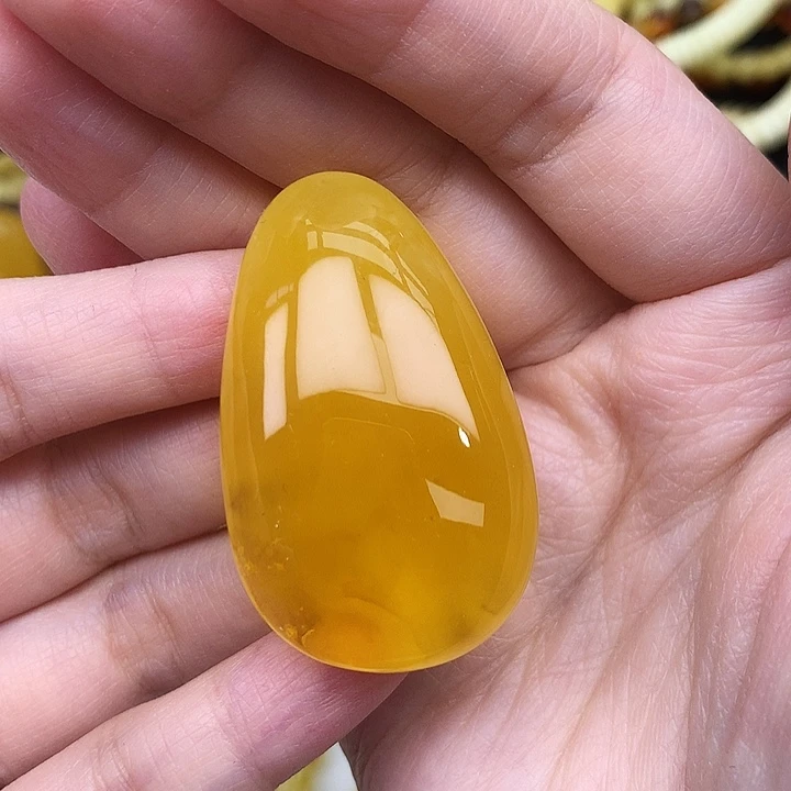 蜜蜡未镶嵌珠宝奇石