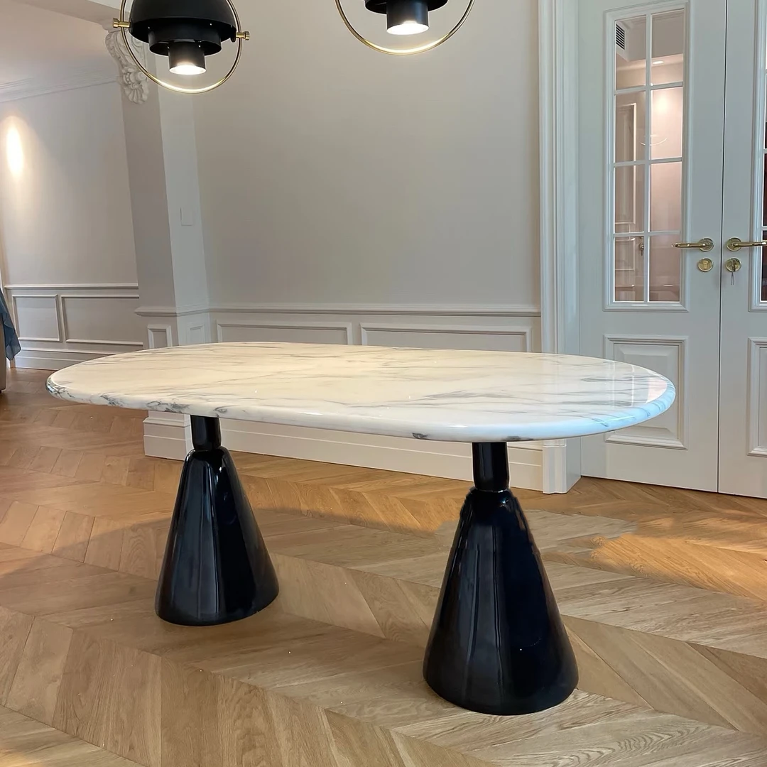 法式奶油风大理石餐桌椭圆形餐桌椅组合家用网红圣杯腿轻奢宝格丽