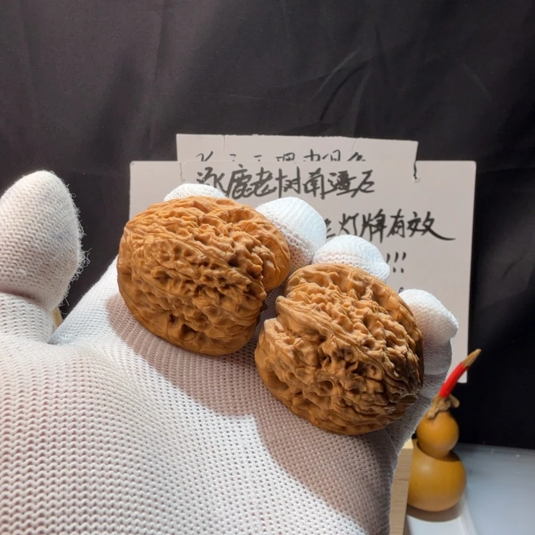 丶***石文玩核桃把件南疆石