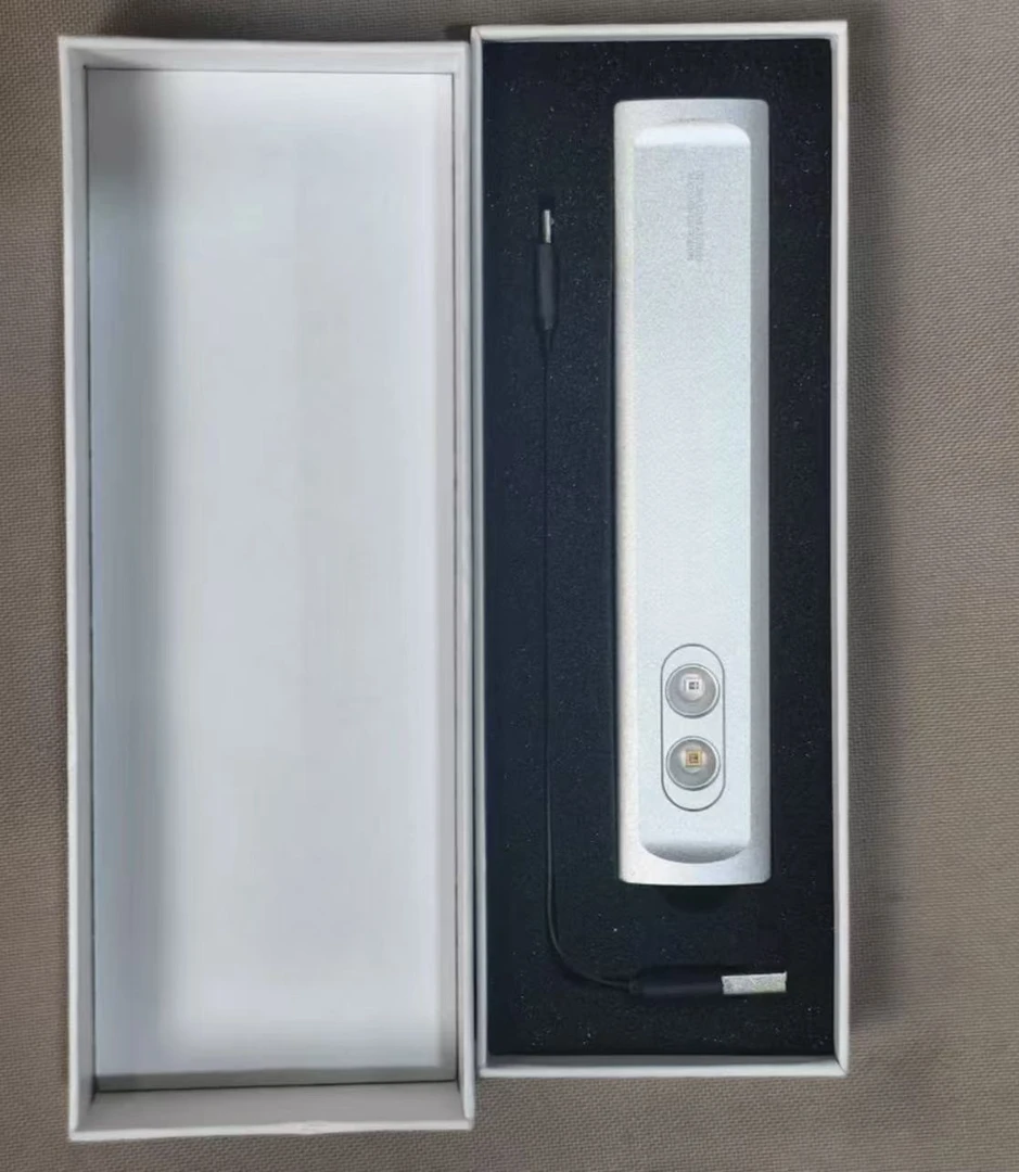 未拆封  便携式LED紫外线灯