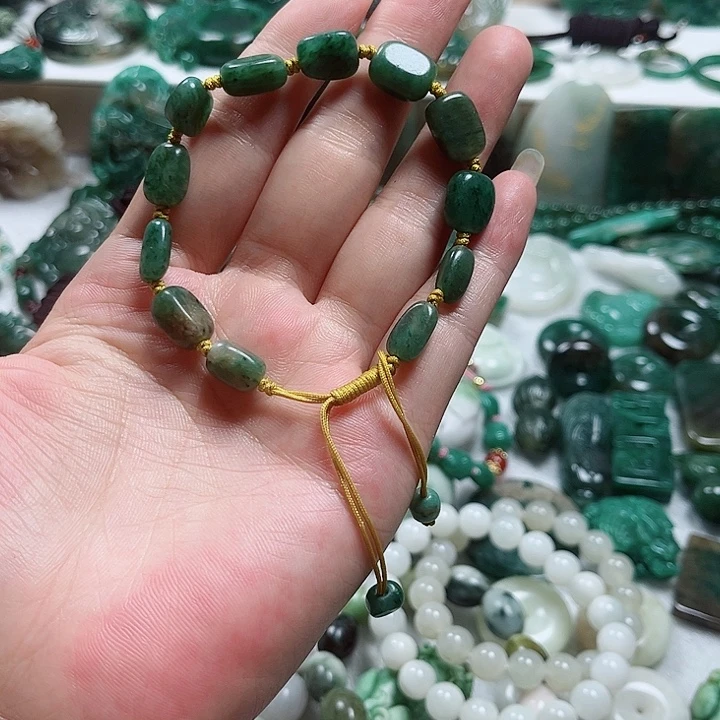 独山玉未镶嵌吊坠